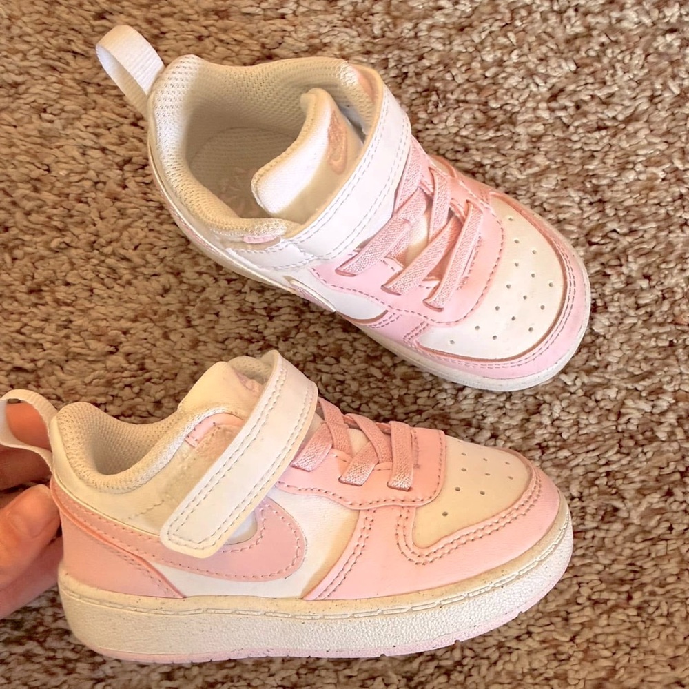 Toddler girl Nike sneakers